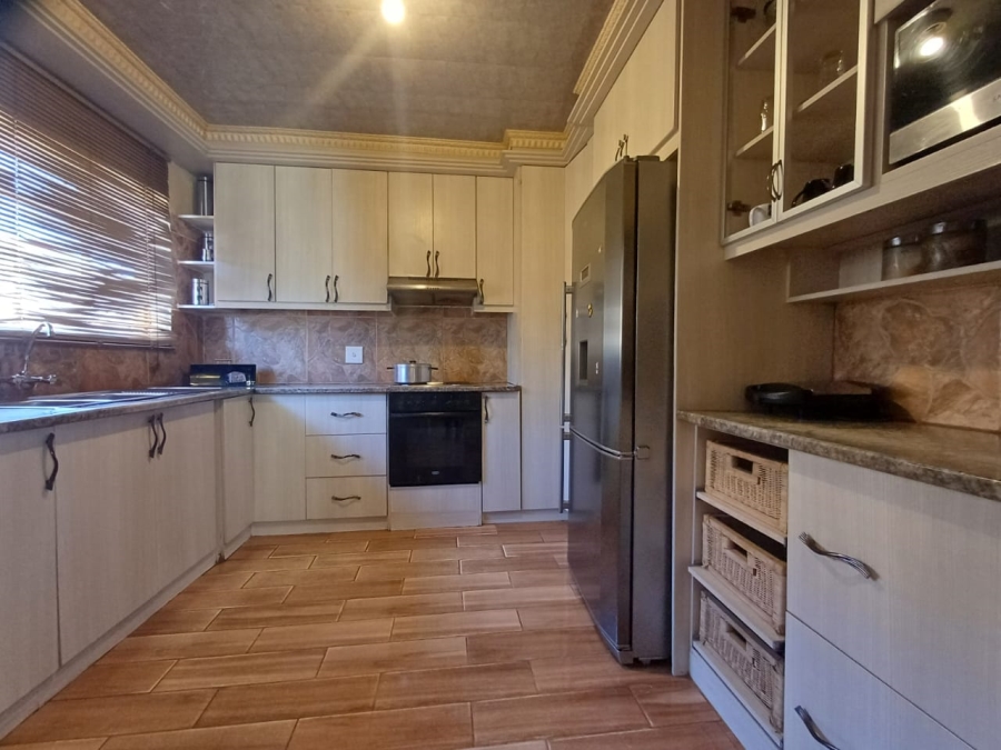 3 Bedroom Property for Sale in Kanana North West